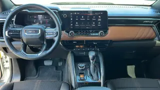 GMC Canyon 2023 4x4 AT4 4 puertas Cabina Doble 5 pies. SB