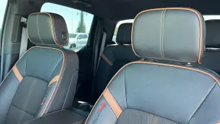 GMC Canyon 2023 4x4 AT4 4 puertas Cabina Doble 5 pies. SB