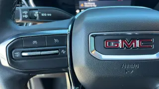 GMC Canyon 2023 4x4 AT4 4 puertas Cabina Doble 5 pies. SB