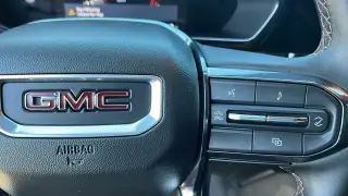 GMC Canyon 2023 4x4 AT4 4 puertas Cabina Doble 5 pies. SB