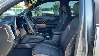 GMC Canyon 2023 4x4 AT4 4 puertas Cabina Doble 5 pies. SB