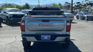 GMC Canyon 2023 4x4 AT4 4 puertas Cabina Doble 5 pies. SB