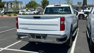 Chevrolet Silverado 1500 2025 4x2 Work Truck 2 puertas Cabina Regular 8 pies LB