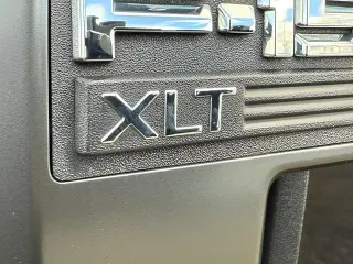 Ford F-150 2023 4x4 XLT 4 puertas SuperCrew 5.5 pies. SB