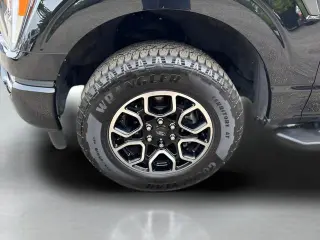 Ford F-150 2023 4x4 XLT 4 puertas SuperCrew 5.5 pies. SB
