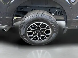 Ford F-150 2023 4x4 XLT 4 puertas SuperCrew 5.5 pies. SB