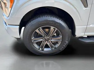 Ford F-150 2023 4x4 XLT 4 puertas SuperCrew 5.5 pies SB
