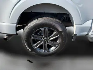 Ford F-150 2023 4x4 XLT 4 puertas SuperCrew 5.5 pies SB