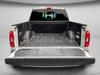 Ford F-150 2023 4x4 XL 4 puertas SuperCrew 5.5 pies. Caja corta