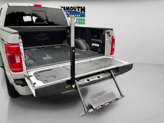 Ford F-150 2023 4x4 XL 4 puertas SuperCrew 5.5 pies. Caja corta