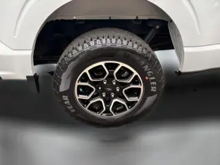 Ford F-150 2023 4x4 XL 4 puertas SuperCrew 5.5 pies. Caja corta
