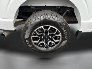 Ford F-150 2023 4x4 XL 4 puertas SuperCrew 5.5 pies. Caja corta