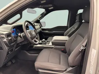 Ford F-150 2023 4x4 XL 4 puertas SuperCrew 5.5 pies. Caja corta