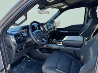 Ford F-150 2023 4x4 XLT 4 puertas SuperCrew 5.5 pies. Caja corta