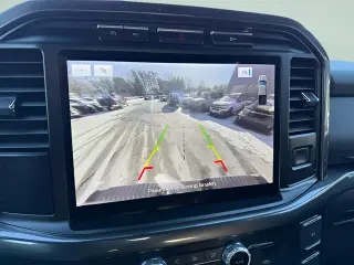 Ford F-150 2023 4x4 XLT 4 puertas SuperCrew 5.5 pies. Caja corta