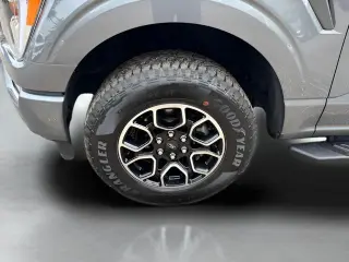 Ford F-150 2023 4x4 XLT 4 puertas SuperCrew 5.5 pies SB