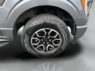 Ford F-150 2023 4x4 XLT 4 puertas SuperCrew 5.5 pies SB