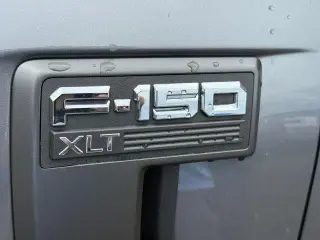 Ford F-150 2023 4x4 XLT 4 puertas SuperCrew 5.5 pies. SB
