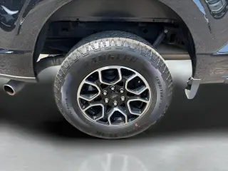 Ford F-150 2023 4x4 XLT 4 puertas SuperCrew con caja de 5.5 pies