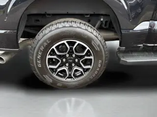 Ford F-150 2023 4x4 XLT 4 puertas SuperCrew 5.5 pies SB