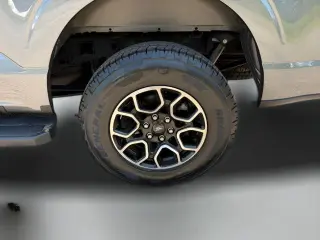 Ford F-150 2023 4x4 XLT 4 puertas SuperCrew 5.5 pies SB