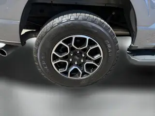 Ford F-150 2023 4x4 XLT 4 puertas SuperCrew 5.5 pies SB