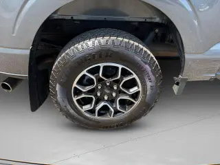 Ford F-150 2023 4x4 XLT 4 puertas SuperCrew 5.5 pies SB