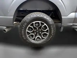 Ford F-150 2023 4x4 XLT 4 puertas SuperCrew 5.5 pies SB