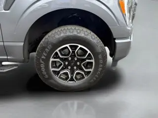 Ford F-150 2023 4x4 XLT 4 puertas SuperCrew 5.5 pies SB