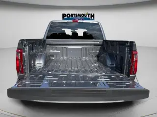 Ford F-150 2025 4x4 STX 4 puertas SuperCrew 5.5 pies. SB