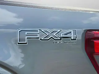 Ford F-150 2025 4x4 STX 4 puertas SuperCrew 5.5 pies. SB