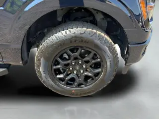 Ford F-150 2025 4x4 XLT 4 puertas SuperCrew 5.5 pies SB