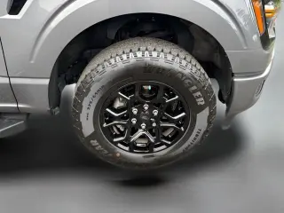 Ford F-150 2024 4x4 XLT 4 puertas SuperCrew 5.5 pies SB
