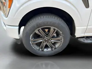 Ford F-150 2023 4x4 XLT 4 puertas SuperCrew 5.5 pies SB