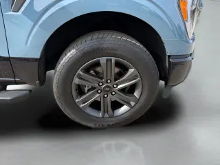Ford F-150 2023 4x4 XLT 4 puertas SuperCrew 5.5 pies SB