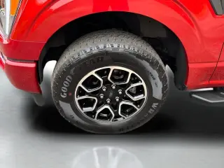 Ford F-150 2023 4x4 XLT 4 puertas SuperCrew 6.5 pies. SB