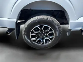 Ford F-150 2023 4x4 XLT 4 puertas SuperCrew 5.5 pies SB