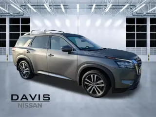 Nissan Pathfinder 2025 AWD Platinum 4 puertas SUV