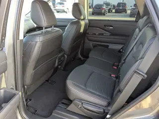 Nissan Pathfinder 2025 AWD Platinum 4 puertas SUV