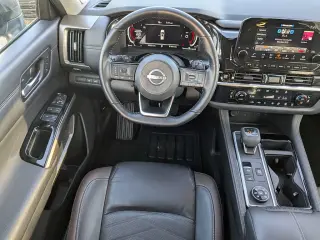 Nissan Pathfinder 2025 AWD Platinum 4 puertas SUV