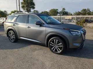 Nissan Pathfinder 2025 AWD Platinum 4 puertas SUV