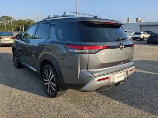 Nissan Pathfinder 2025 AWD Platinum 4 puertas SUV