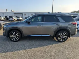 Nissan Pathfinder 2025 AWD Platinum 4 puertas SUV