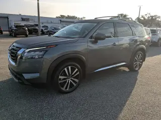 Nissan Pathfinder 2025 AWD Platinum 4 puertas SUV