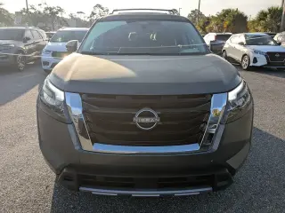 Nissan Pathfinder 2025 AWD Platinum 4 puertas SUV
