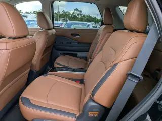 Nissan Pathfinder 2025 AWD Platinum 4 puertas SUV