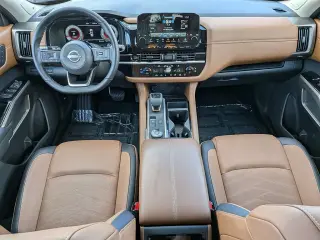 Nissan Pathfinder 2025 AWD Platinum 4 puertas SUV