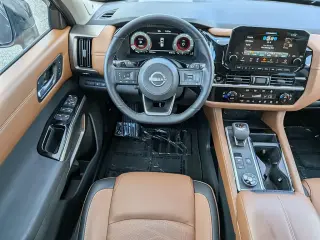 Nissan Pathfinder 2025 AWD Platinum 4 puertas SUV