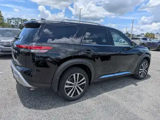 Nissan Pathfinder 2025 AWD Platinum 4 puertas SUV