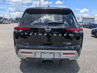 Nissan Pathfinder 2025 AWD Platinum 4 puertas SUV